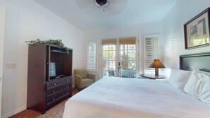2 chambres, bureau, fer et planche à repasser, lit de bébé portatif