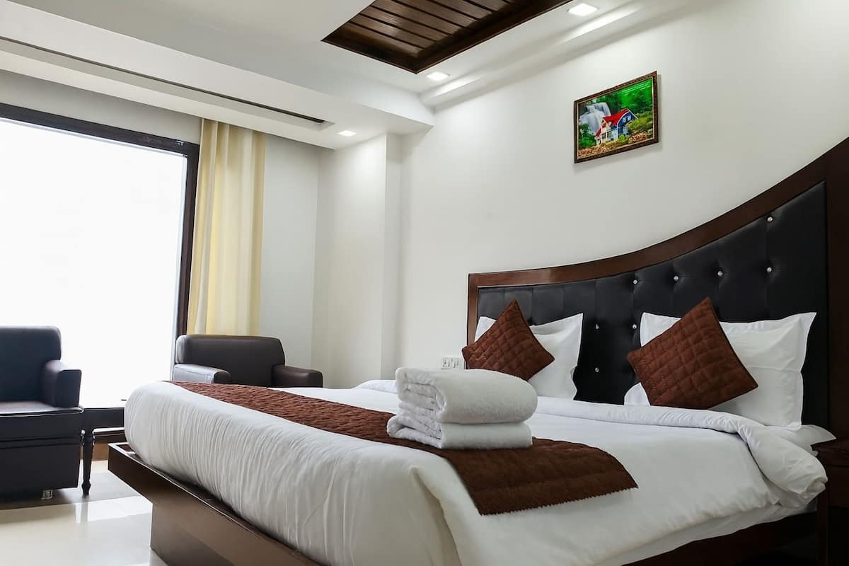 Premium Sapphire valley view | Free WiFi