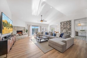 TV, fireplace