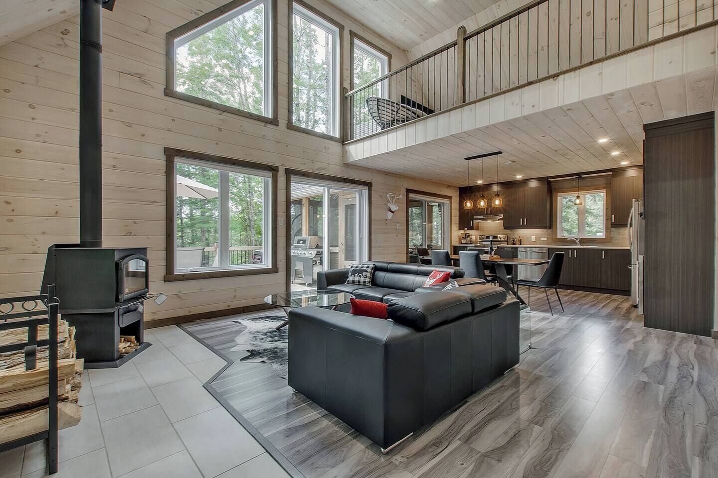 TV, fireplace, offices