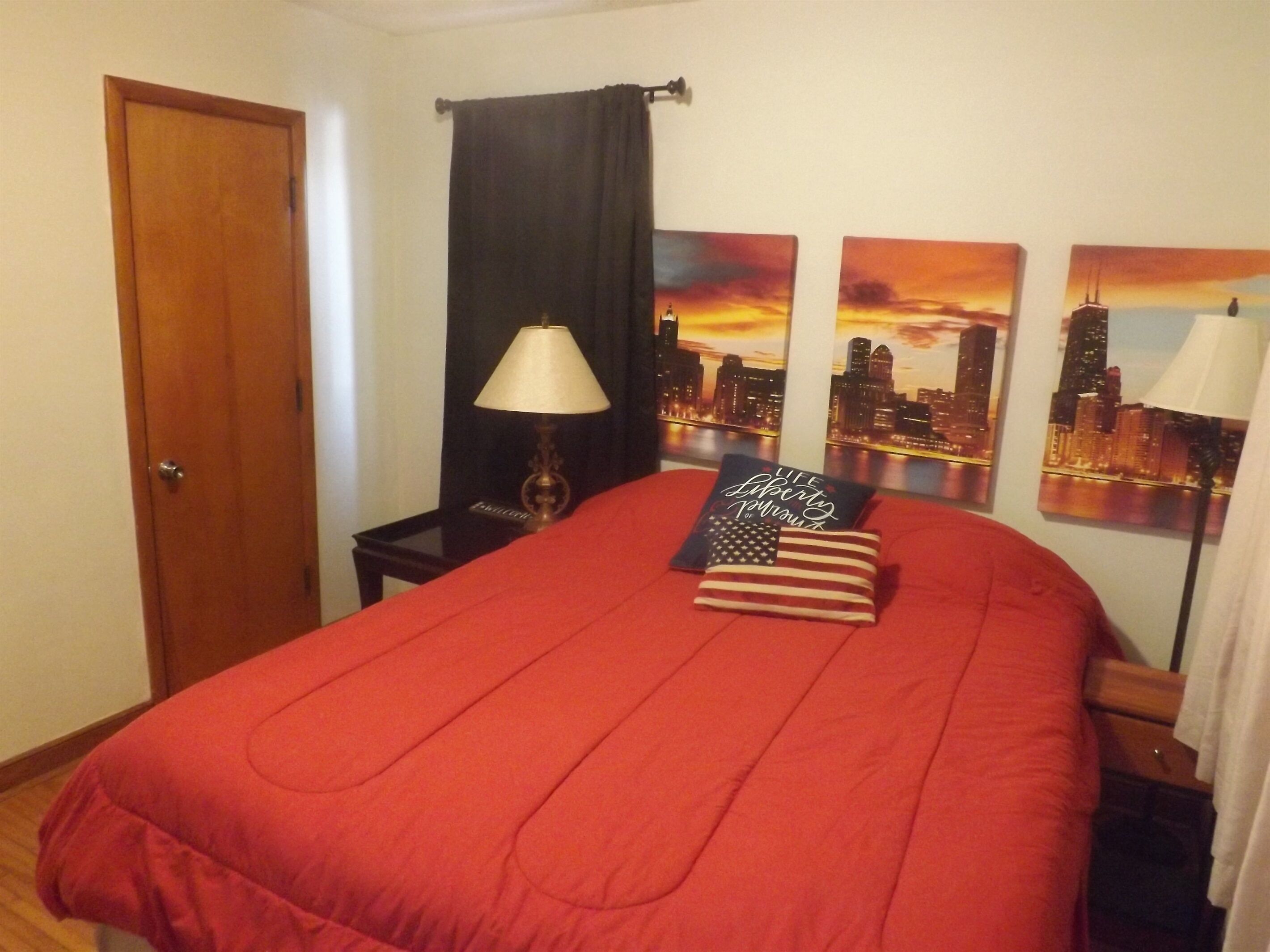 1 quarto, Wi-Fi de cortesia, roupa de cama