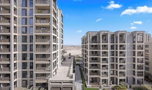 Exterior - WYZ RENT|Serene 1 BR in Surf 2-Creek Beach Access (Dubai)