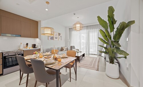 Serene 1 BR in Surf 2-Creek Beach Access