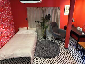 2 bedrooms, desk, iron/ironing board, free WiFi