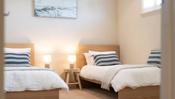 3 bedrooms, desk, iron/ironing board, WiFi