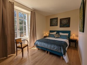 6 bedrooms, free WiFi