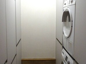 Interior - 3-room Apartment 5 guests - South Terrace, Garage, WiFi, Near shops (Les Gets)
