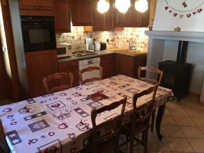 Dining - Comfortable Chalet 6/7 People, Pets Allowed, Close to Village (Le Grand-Bornand)