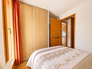 2 bedrooms