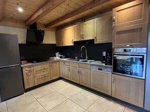 Kühlschrank, Mikrowelle, Geschirrspüler