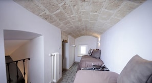 2 bedrooms, iron/ironing board, internet, bed sheets