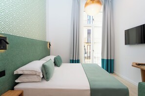 Chambre Double Supérieure, balcon, vue ville | Bureau, chambres insonorisées, Wi-Fi gratuit