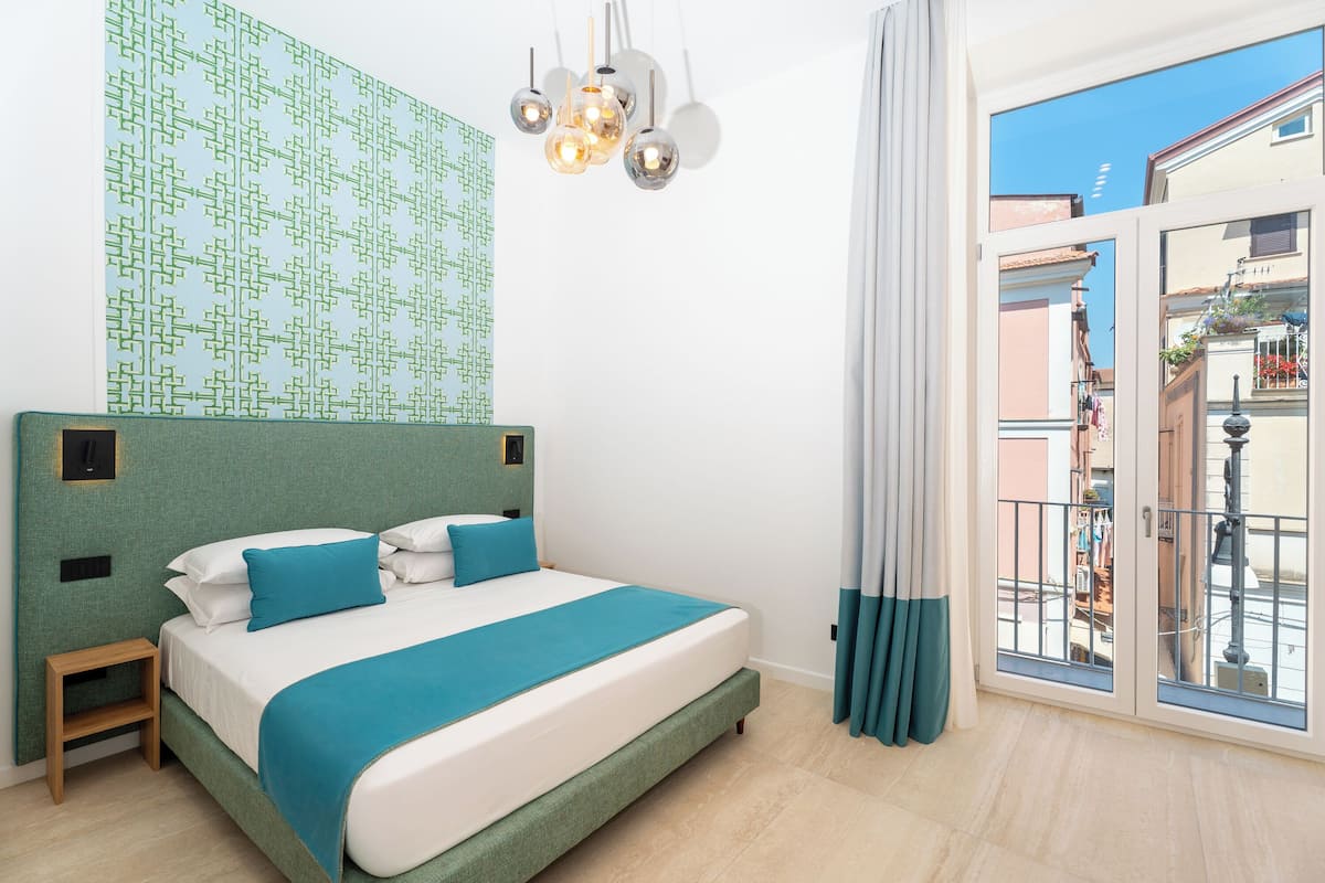 Chambre Double Deluxe, balcon, vue ville | Bureau, Wi-Fi gratuit