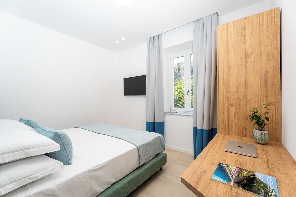 Chambre Classique Double ou avec lits jumeaux, vue jardin | Bureau, Wi-Fi gratuit