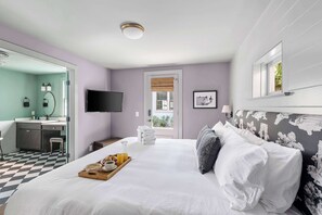 3 bedrooms, iron/ironing board, travel cot, WiFi