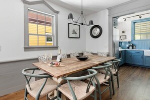 Dining - Supper House | 4bd Newly Renovated (Charleston)