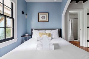 3 bedrooms, iron/ironing board, travel crib, WiFi