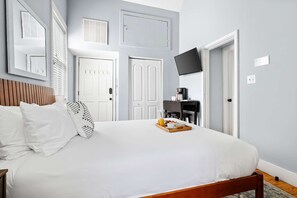 Iron/ironing board, travel cot, WiFi, bed sheets