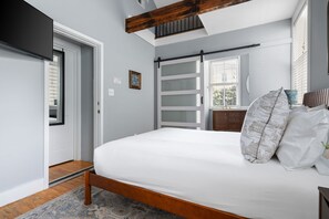 3 عدّة غرف نوم ومكواة/لوح كي وسرير سفر وواي فاي