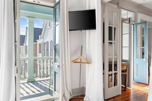 Interior - New Historic Home by King St w. Parking! (Charleston)