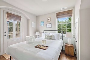 3 makuuhuonetta, silitysrauta/-lauta, vauvan matkasänky, Wi-Fi