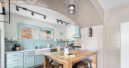 Award Winning 3bd Home w. Parking, 1 block to King