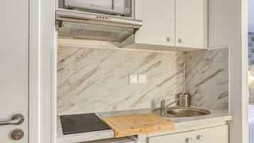 Suite Studio Premium | Cuisine privée | Mini réfrigérateur, micro-ondes, plaque de cuisson, machine à expresso