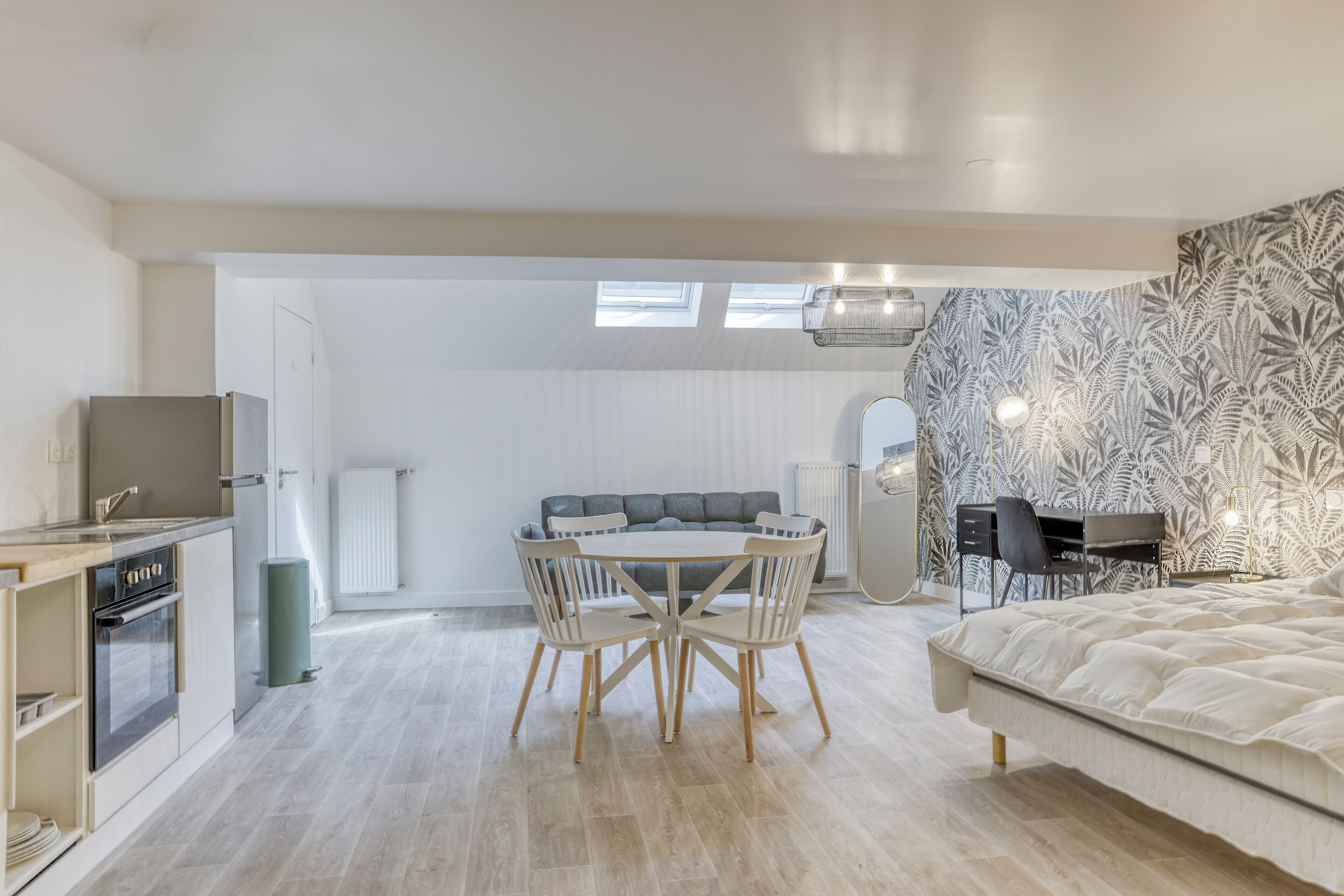 Deluxe Studio Suite | Desk, laptop workspace, free WiFi, bed sheets