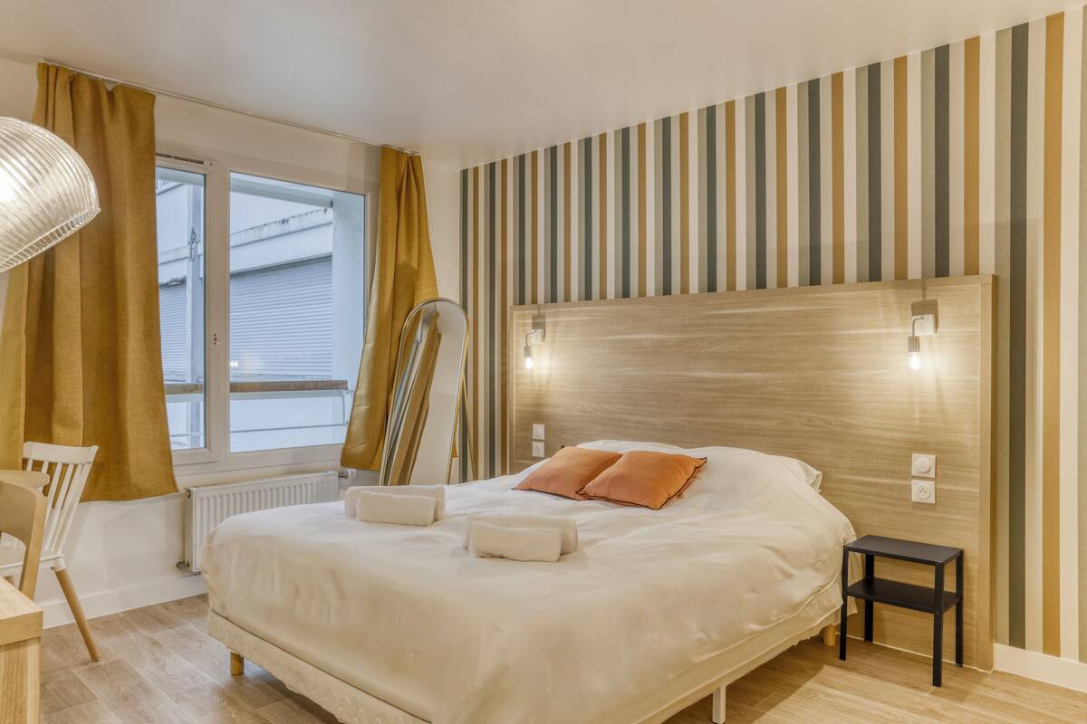 Superior Studio | Desk, laptop workspace, free WiFi, bed sheets