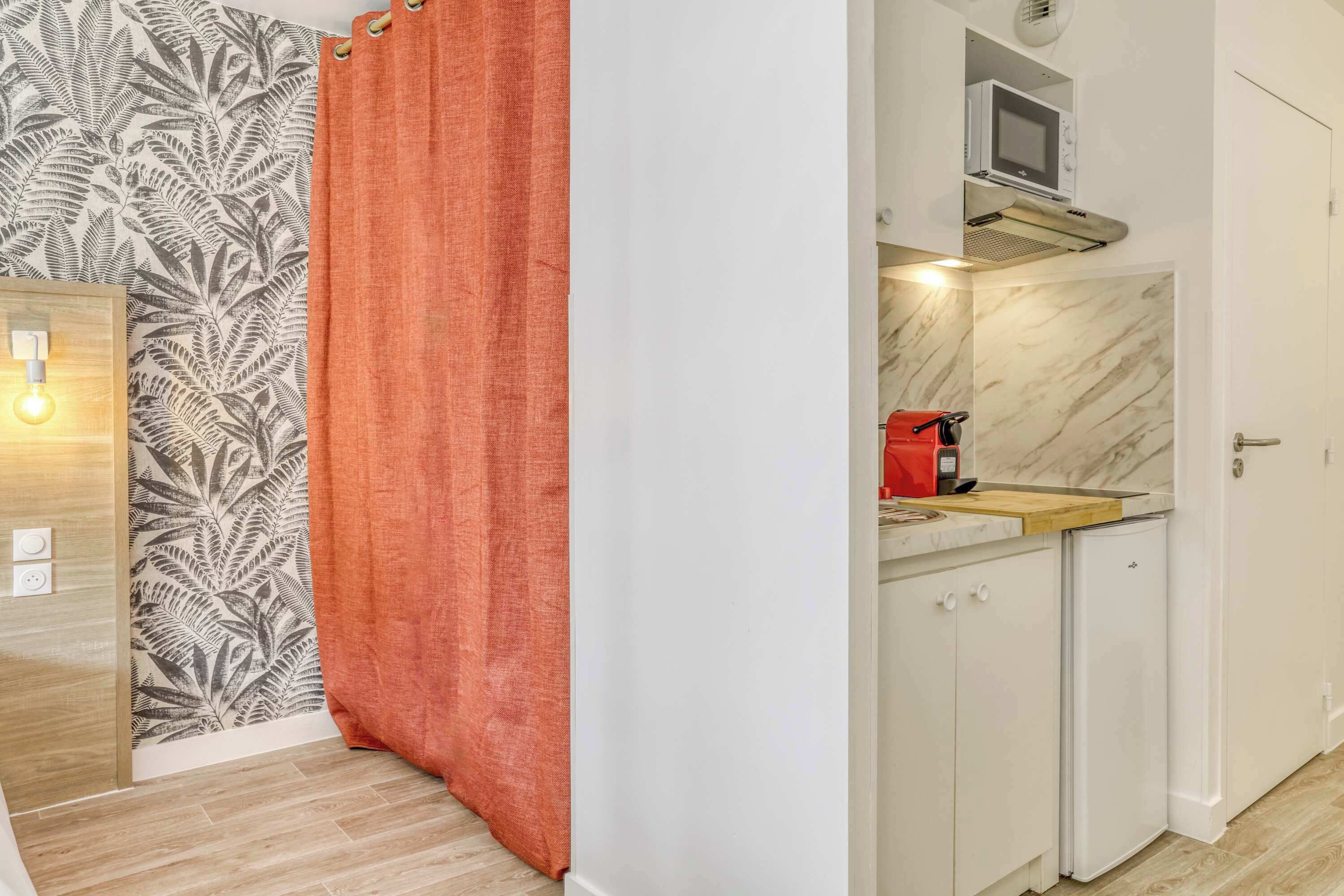 Fridge, microwave, stovetop, coffee/tea maker