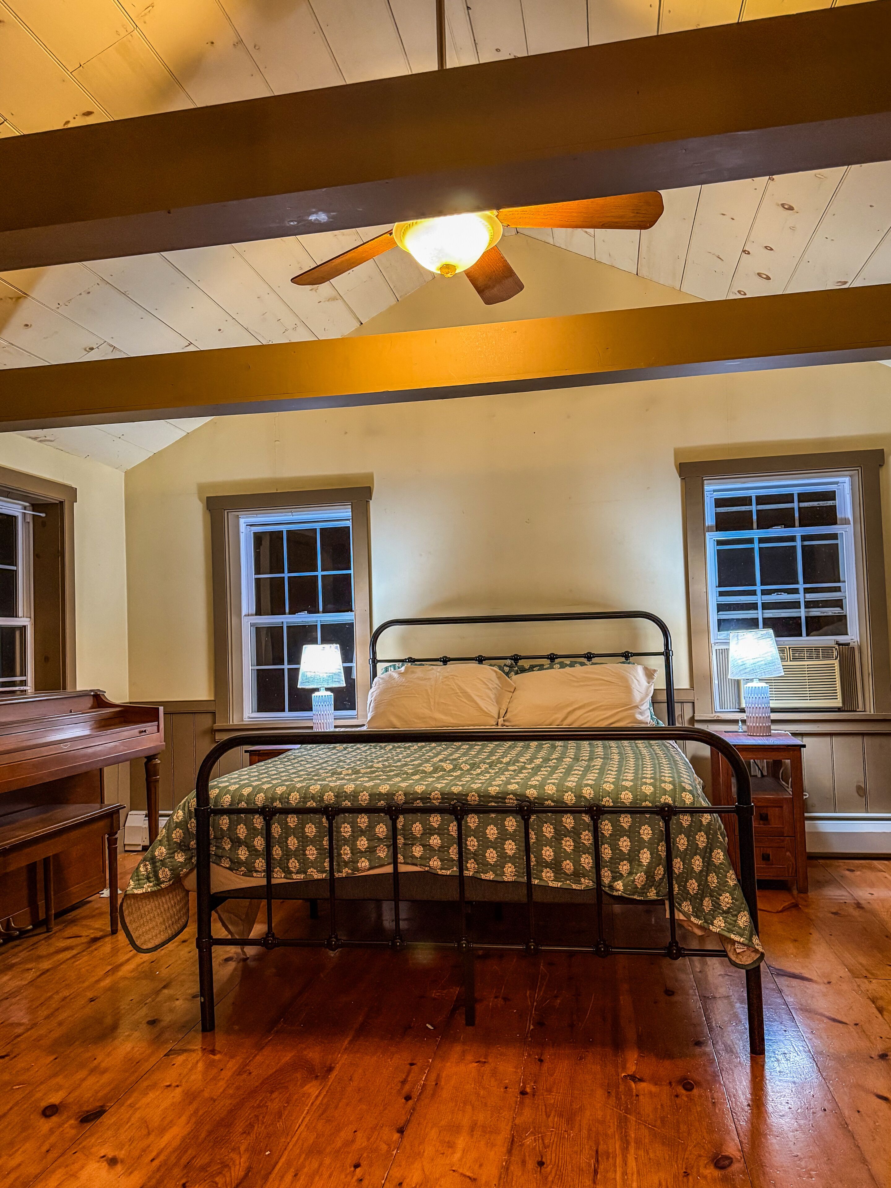 3 多间卧室、免费 WiFi、床单