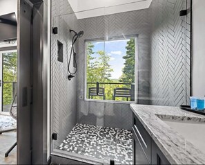 Shower, hair dryer, towels - New | Hot Tub | King Bed | Sunset Views | Modern (Campton)