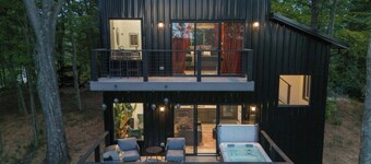 New | Hot Tub | King Bed | Sunset Views | Modern