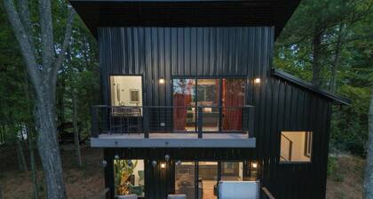 New | Hot Tub | King Bed | Sunset Views | Modern