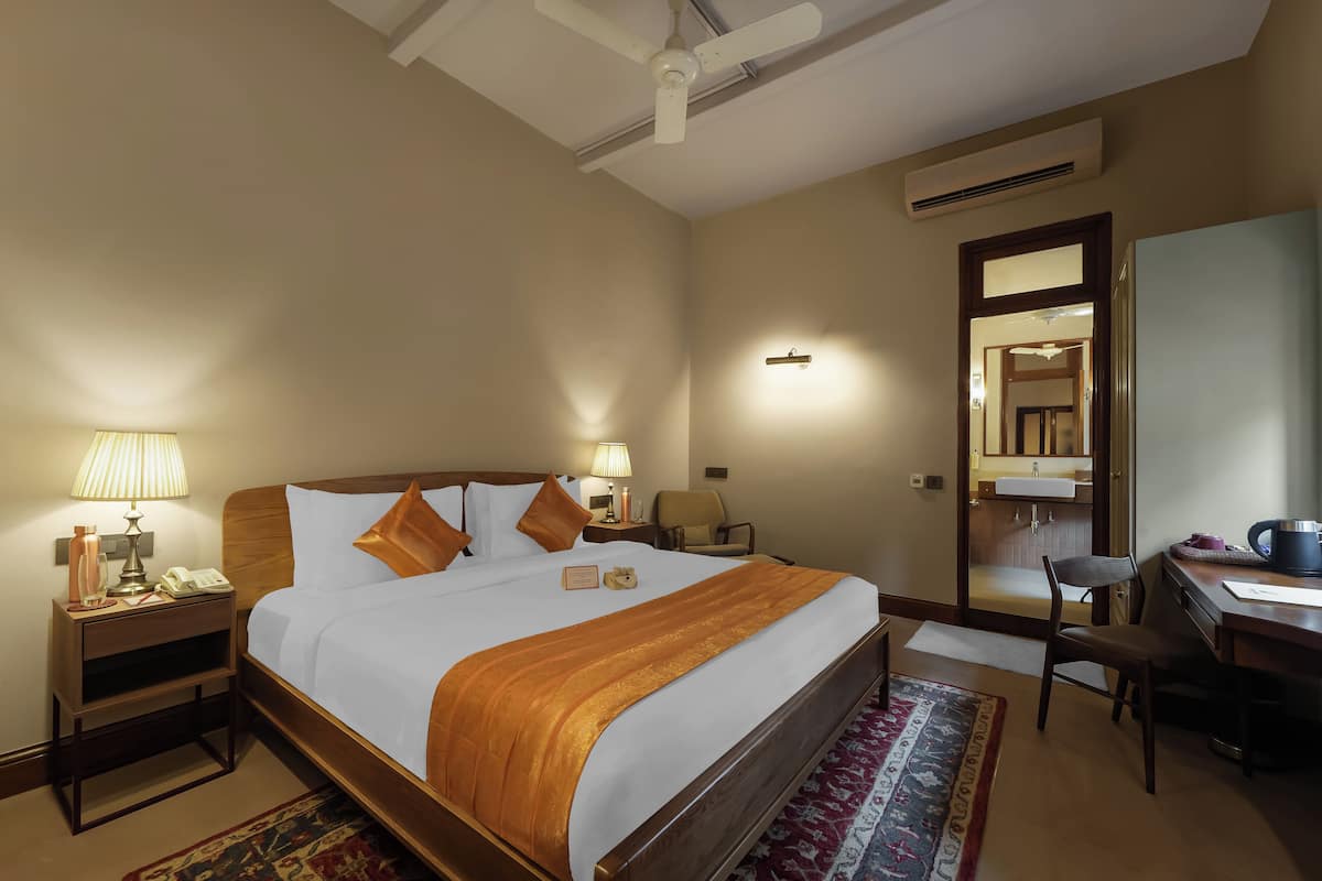 Standard Room, Non Smoking | Minibar, free WiFi, bed sheets