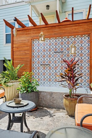 تناول الطعام بالخارج