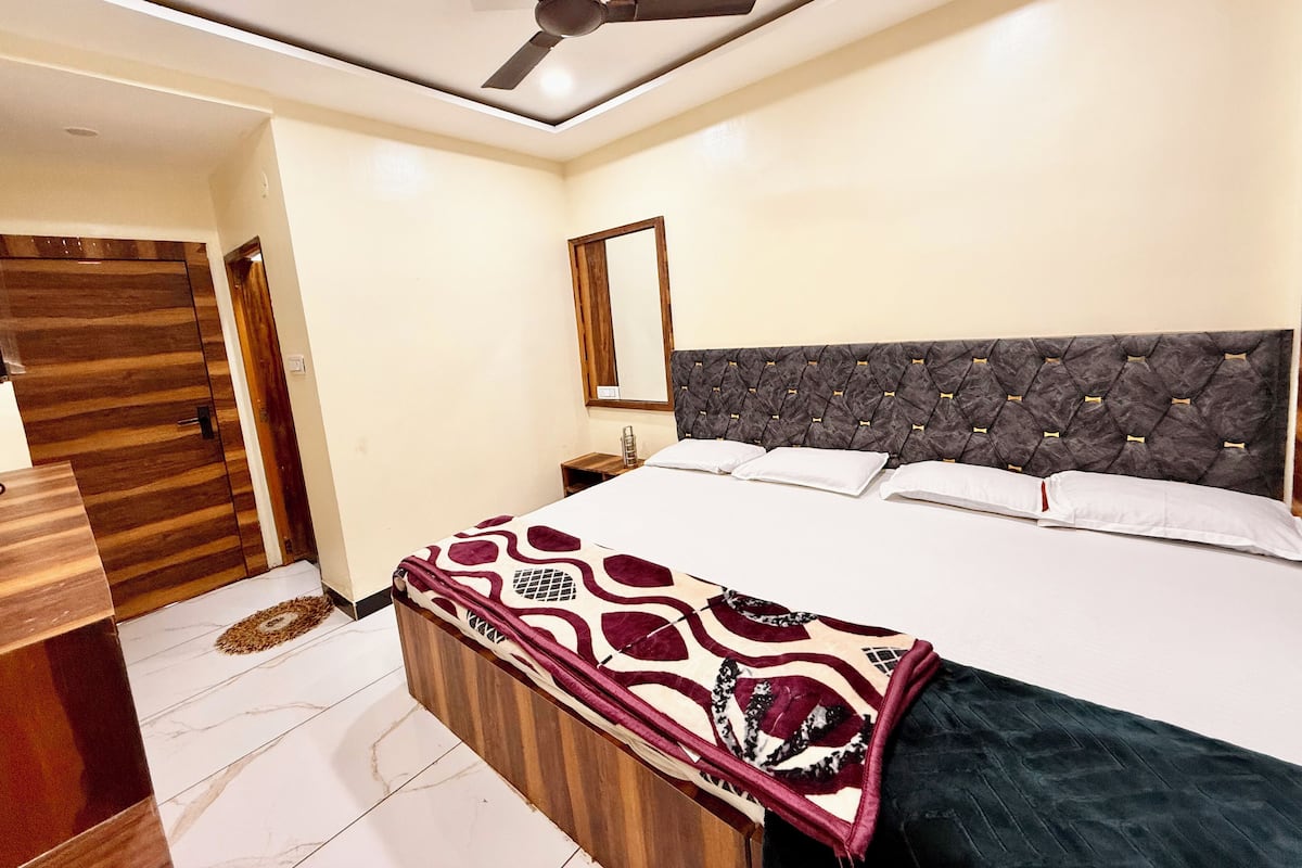 Superior Quadruple Room | Premium bedding, desk, laptop workspace, soundproofing
