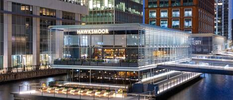 المنشأة من الخارج