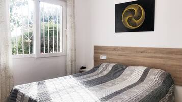 3 bedrooms, iron/ironing board, travel cot, free WiFi