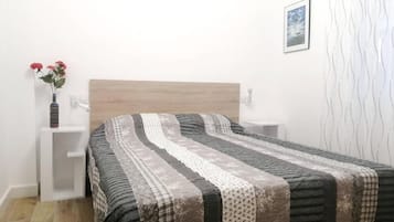 3 bedrooms, iron/ironing board, travel crib, WiFi