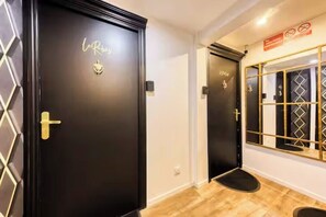 Interior - Le Rubis - Romantic Love Room (Juvisy-sur-Orge)