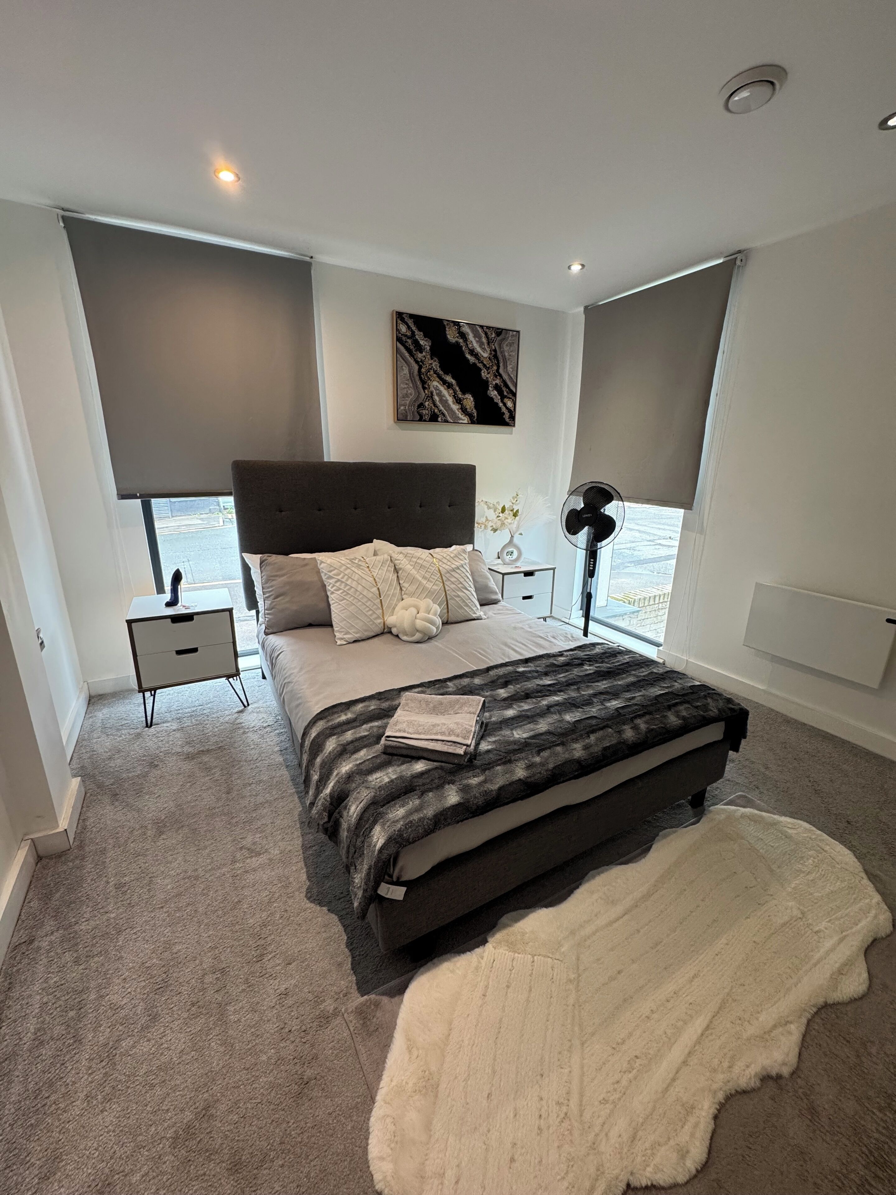 2 slaapkamers, een strijkplank/strijkijzer, wifi, beddengoed