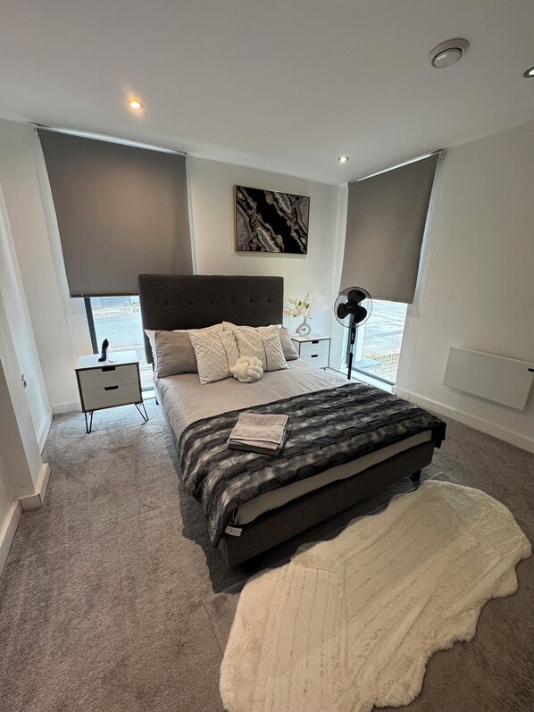 2 bedrooms, iron/ironing board, WiFi, bed sheets