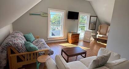 Scenic 2-Bedroom Apartment Nestled in a Historic Bayside Victorian Home