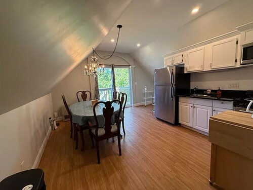 Scenic 2-Bedroom Apartment Nestled in a Historic Bayside Victorian Home