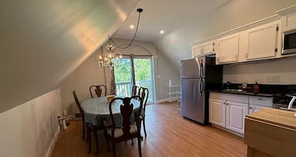 Scenic 2-Bedroom Apartment Nestled in a Historic Bayside Victorian Home