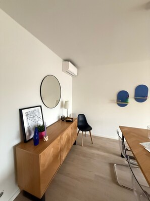 Interior - Casa Congé • Colorful Stay + Free Wine Bottle (Mechelen)