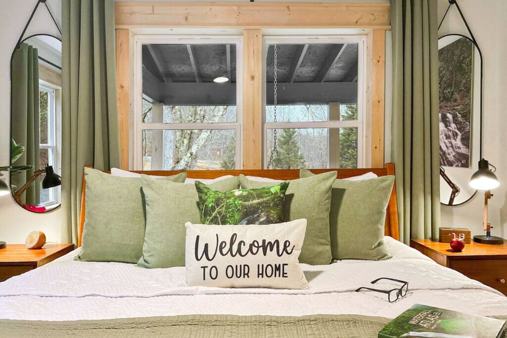 3 bedrooms, iron/ironing board, travel crib, free WiFi