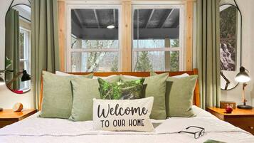 3 bedrooms, iron/ironing board, travel crib, free WiFi