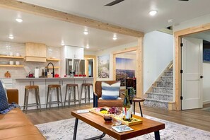 Smart TV, video games, foosball - 3BR - 2 Flat Acres on a Creek! Game Room and Space for Everyone! (Ellijay)